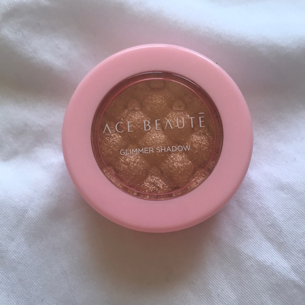 Ace Beaute glimmer shadow ‘iced latte’
